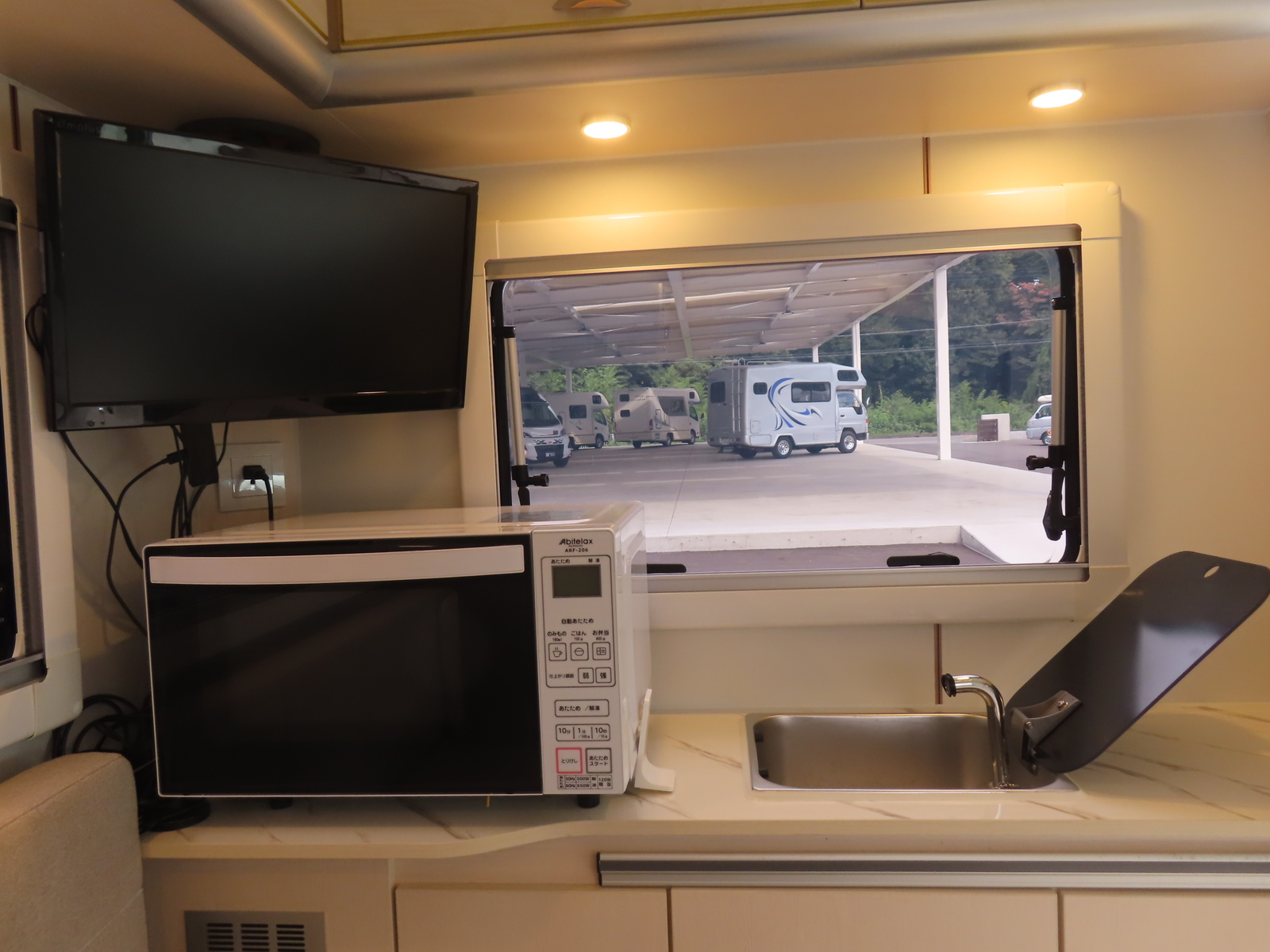 キャンピングカー軽キャンパー