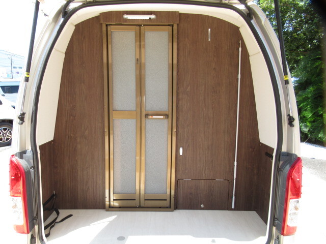 キャンピングカーバンコン