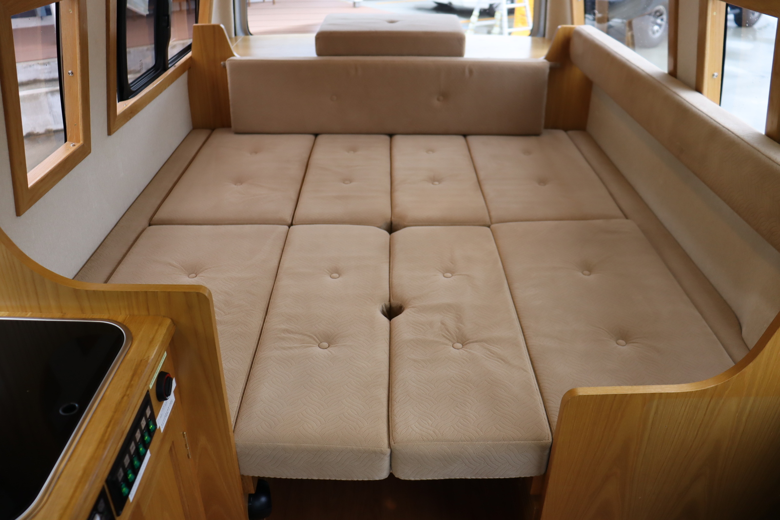 キャンピングカーバンコン