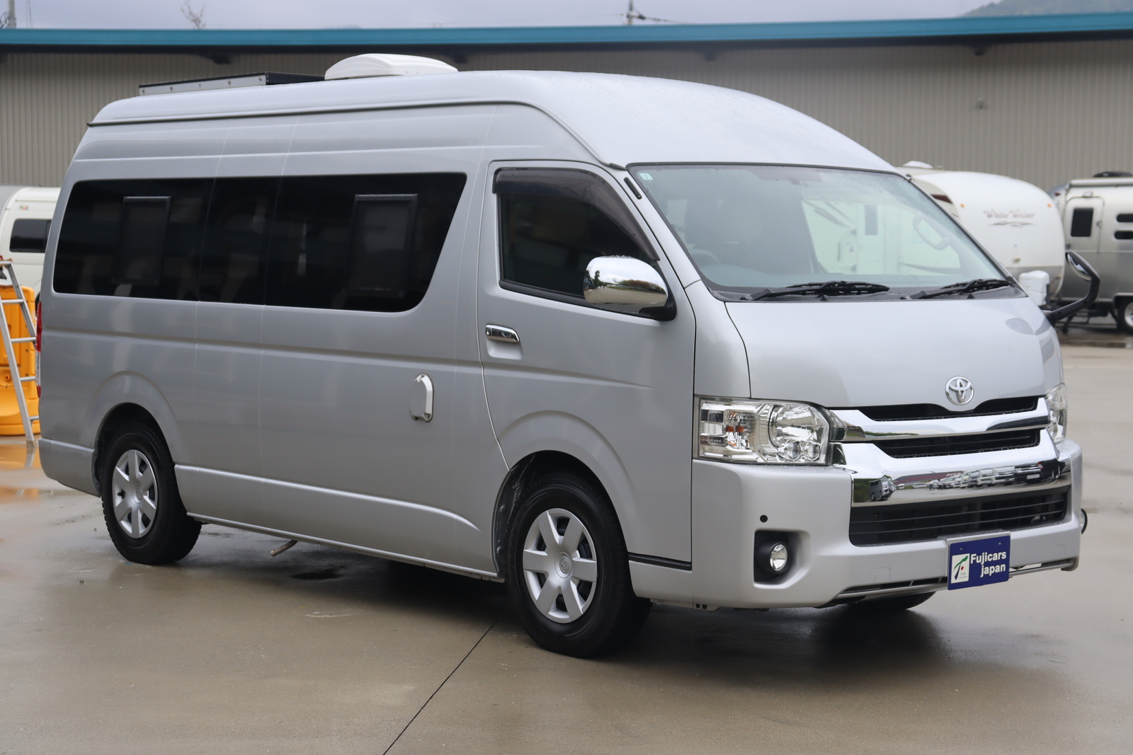 キャンピングカーバンコン