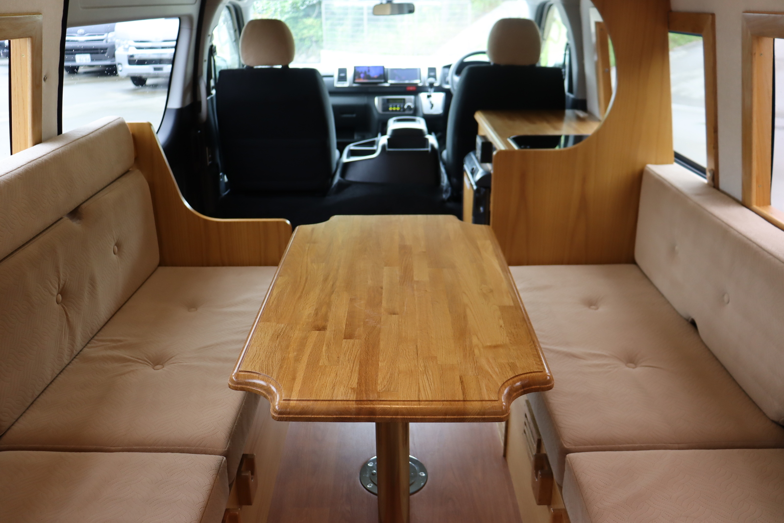 キャンピングカーバンコン