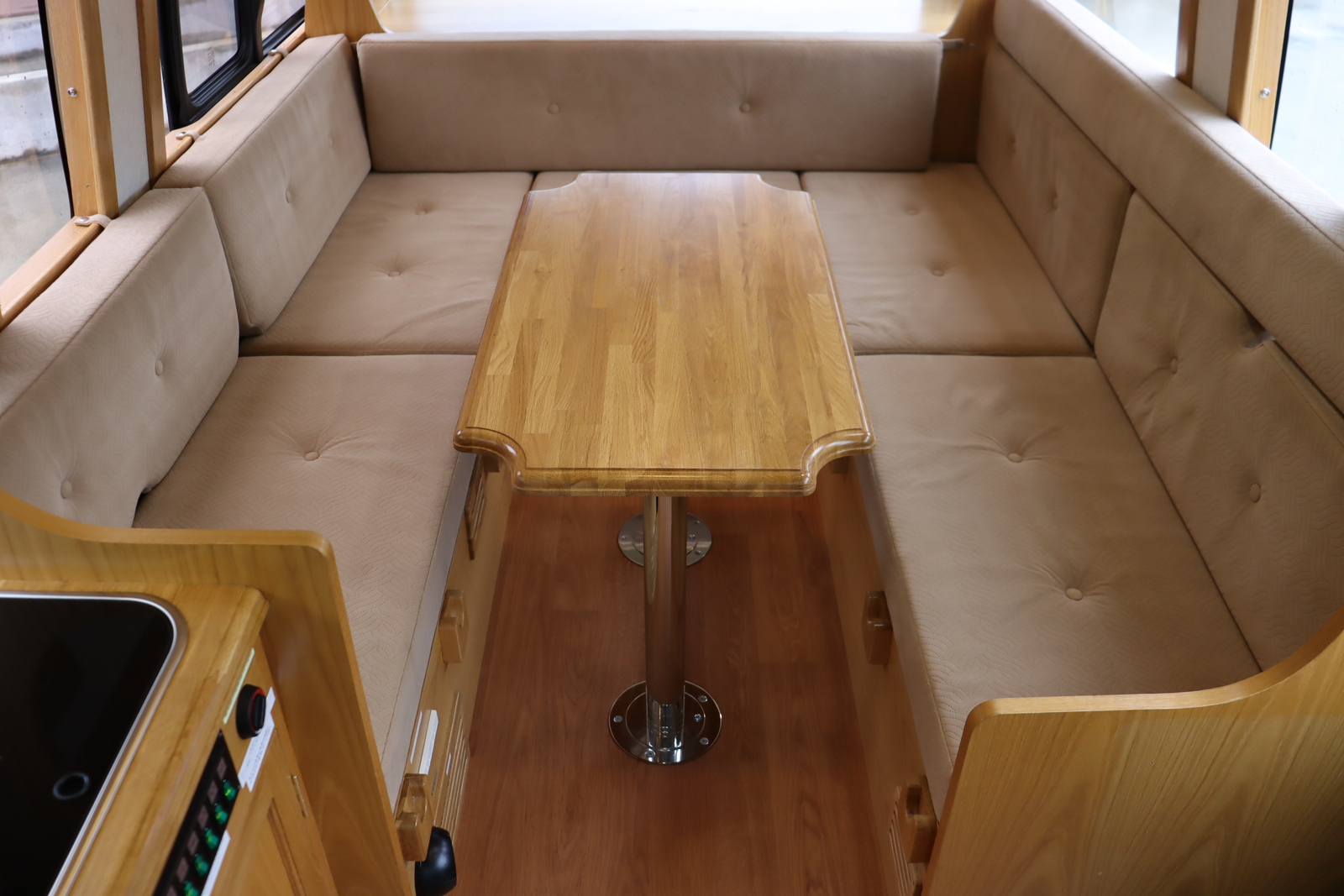 キャンピングカーバンコン