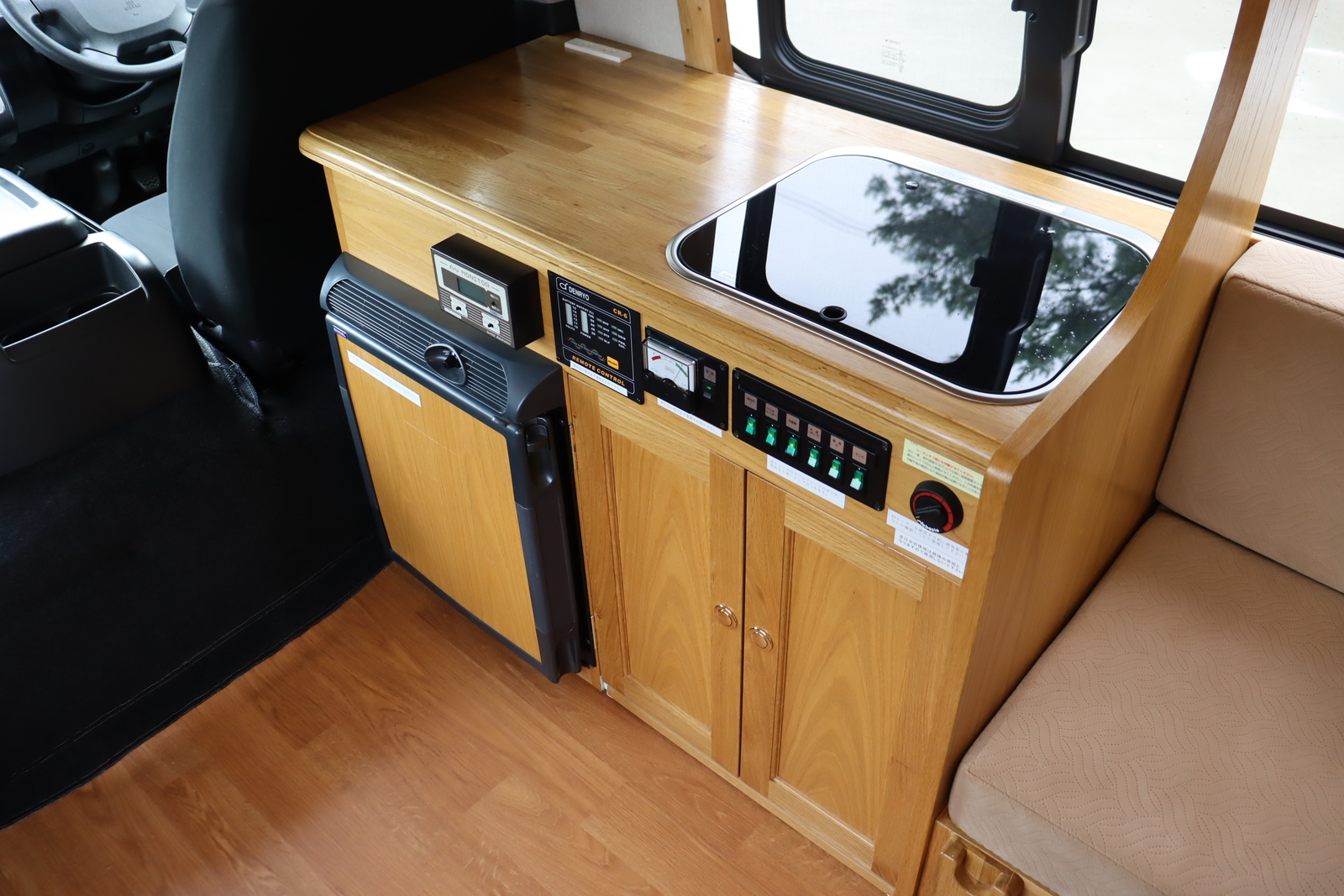 キャンピングカーバンコン