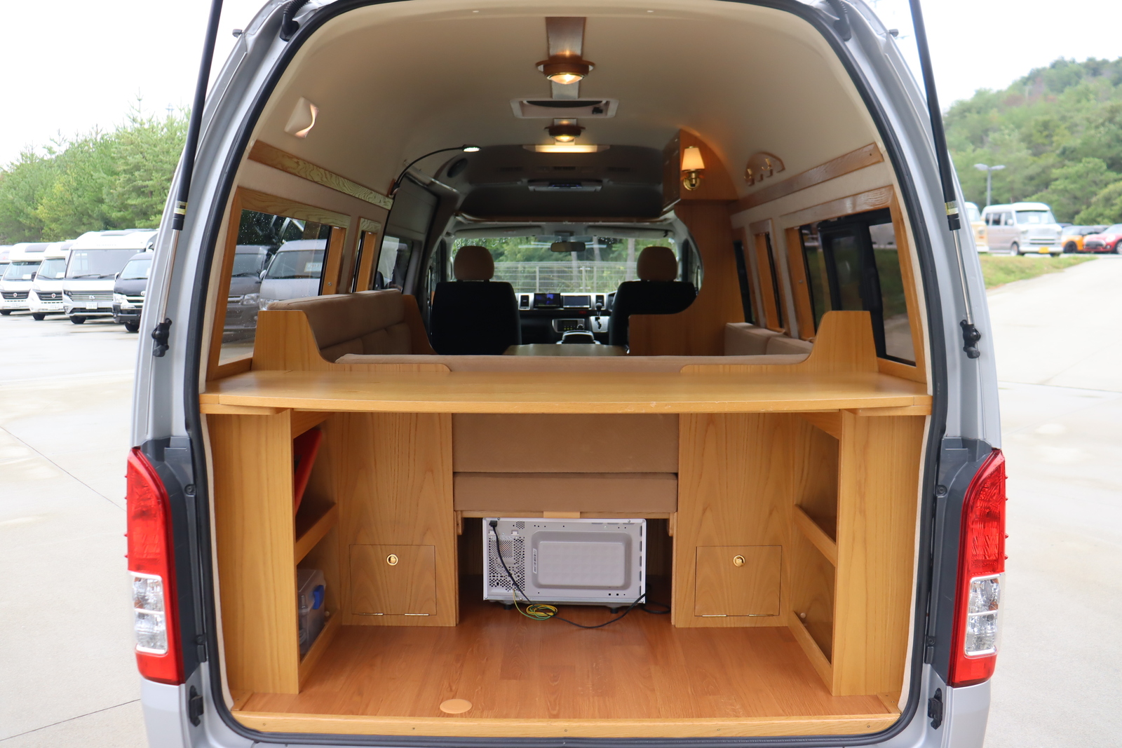 キャンピングカーバンコン