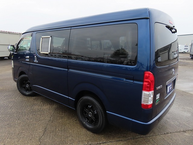 キャンピングカーバンコン