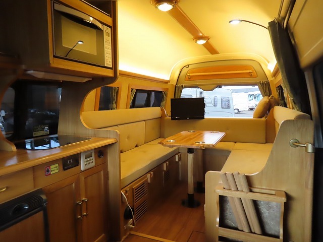 キャンピングカーバンコン