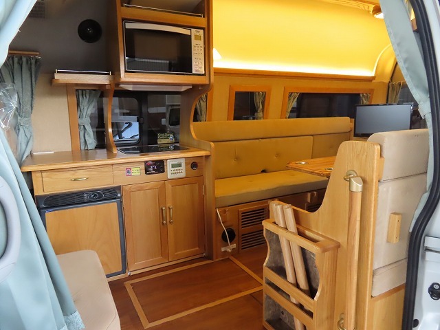 キャンピングカーバンコン