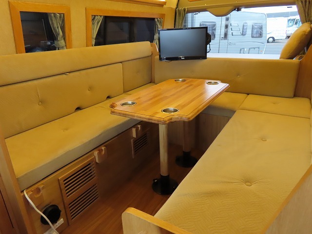 キャンピングカーバンコン