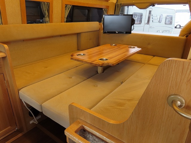 キャンピングカーバンコン