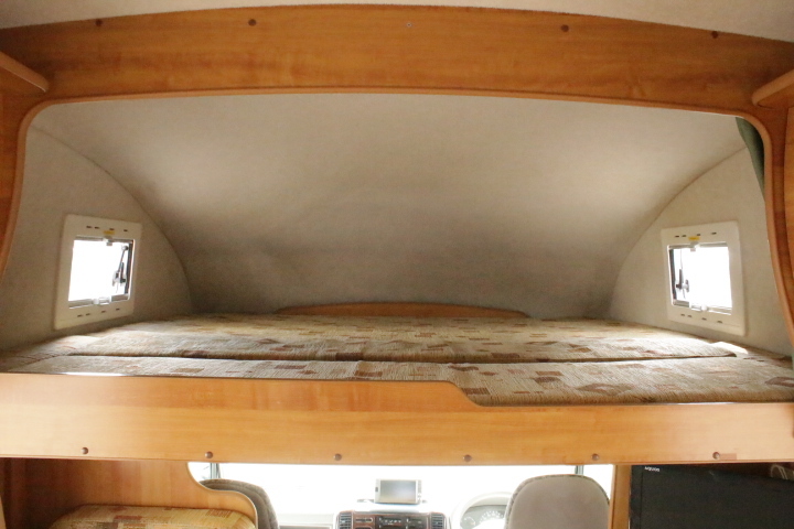 キャンピングカーキャブコン