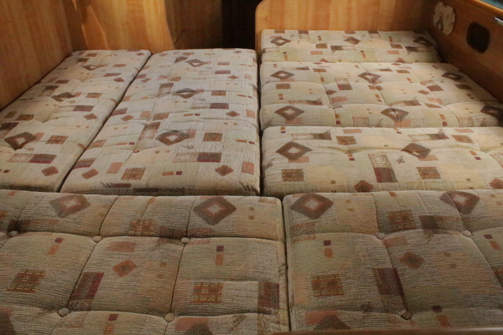 キャンピングカーキャブコン