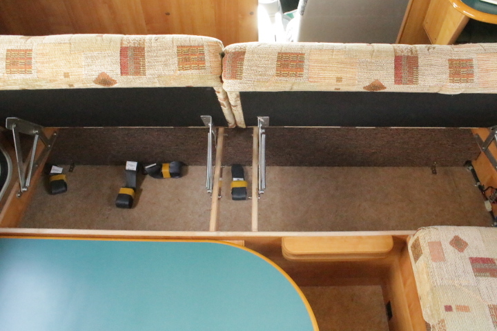 キャンピングカーキャブコン