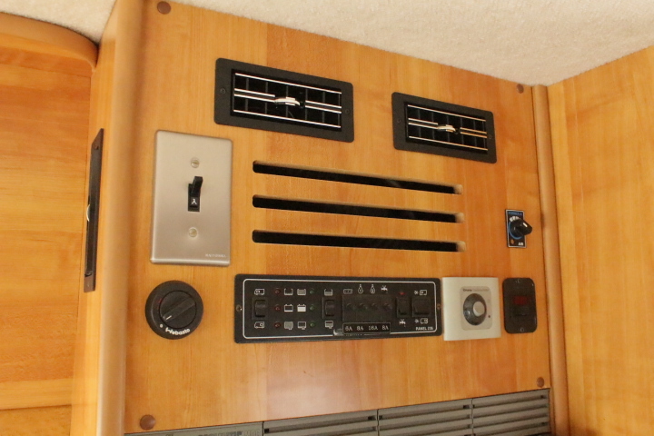 キャンピングカーキャブコン