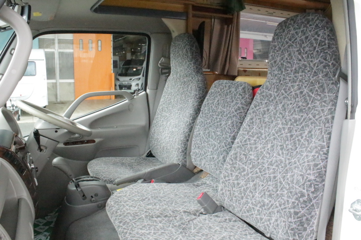 キャンピングカーキャブコン