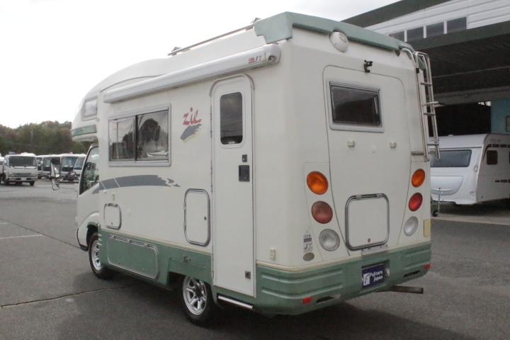 キャンピングカーキャブコン