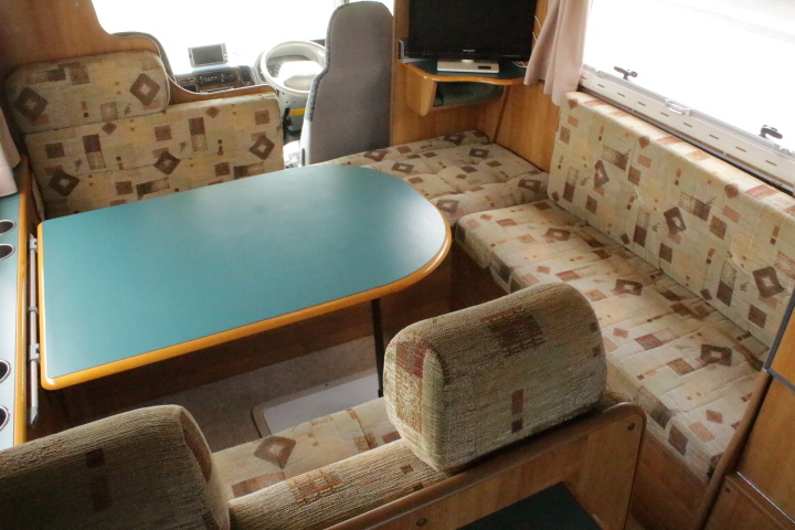 キャンピングカーキャブコン