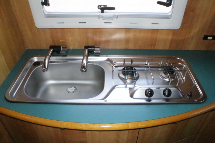 キャンピングカーキャブコン