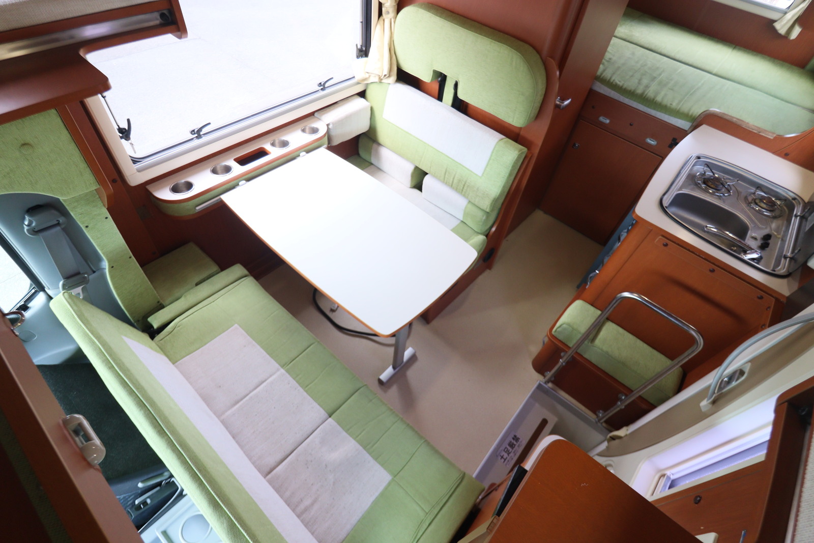 キャンピングカーキャブコン