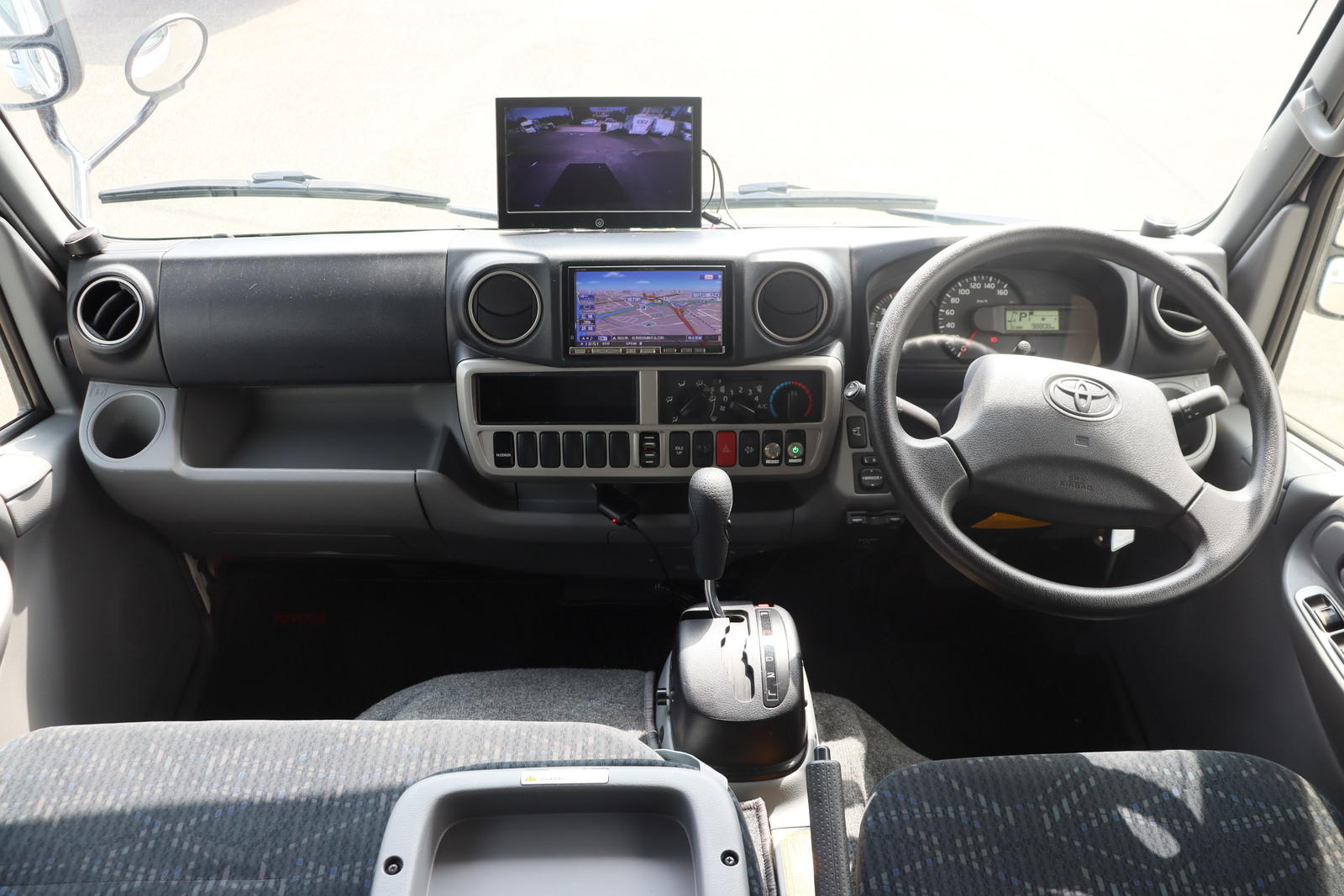 キャンピングカーキャブコン