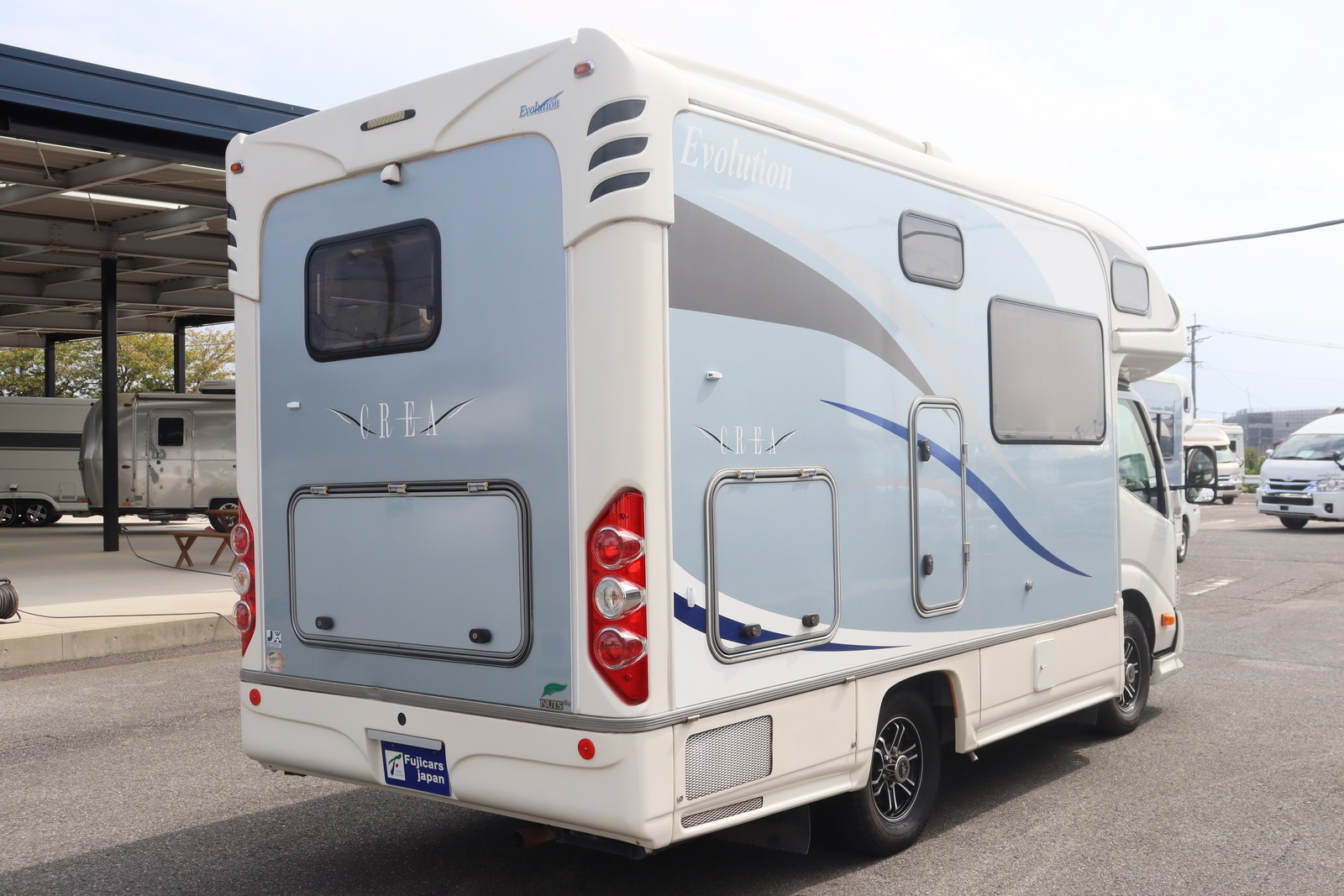 キャンピングカーキャブコン