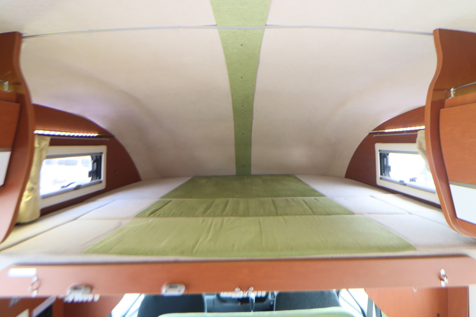 キャンピングカーキャブコン