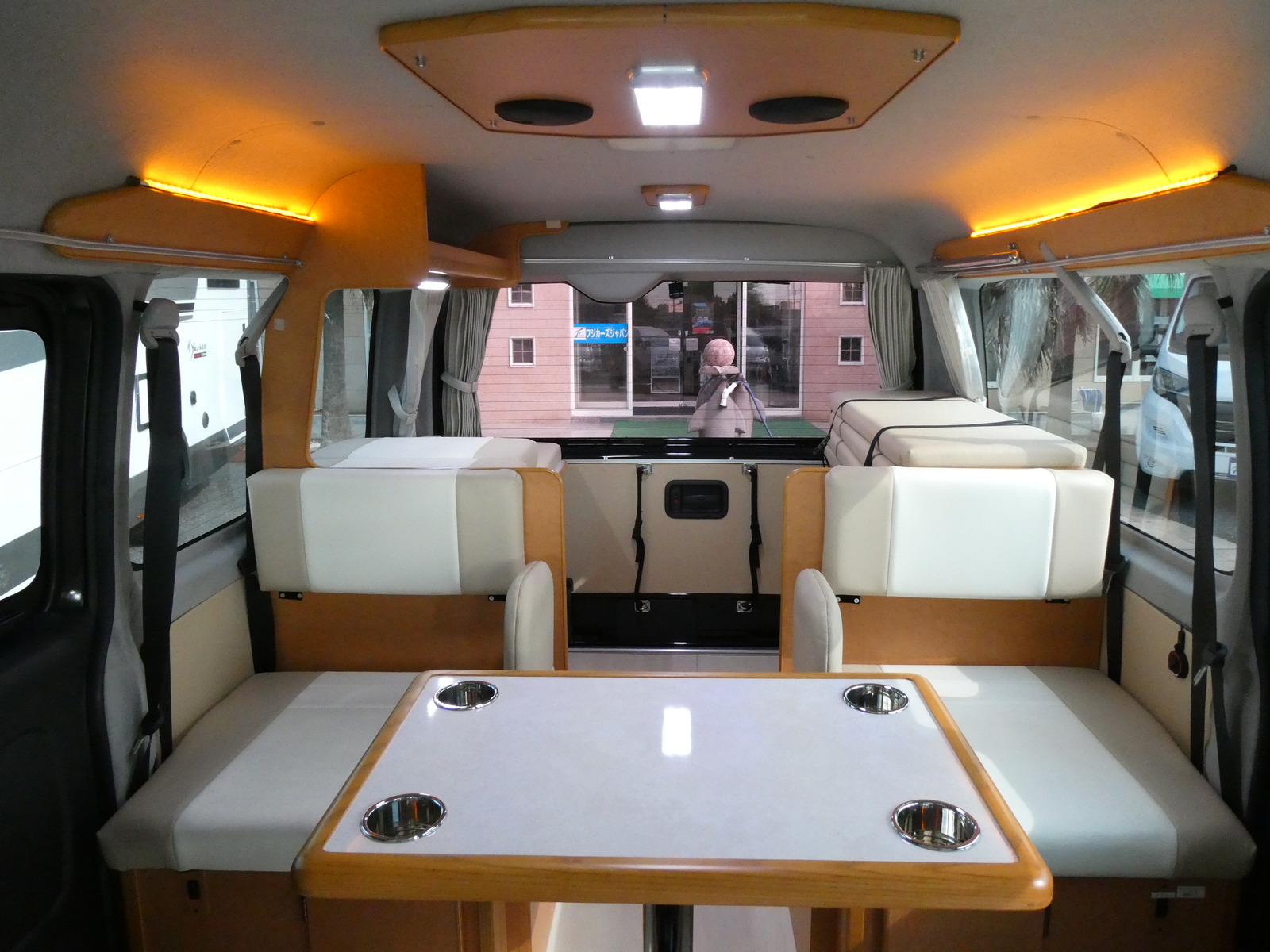 キャンピングカーバンコン