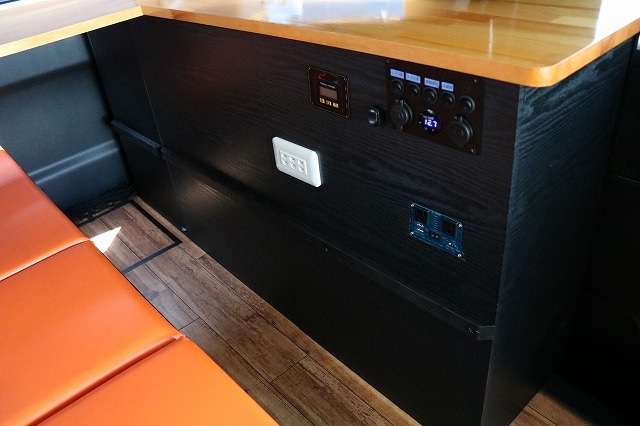 キャンピングカーバンコン