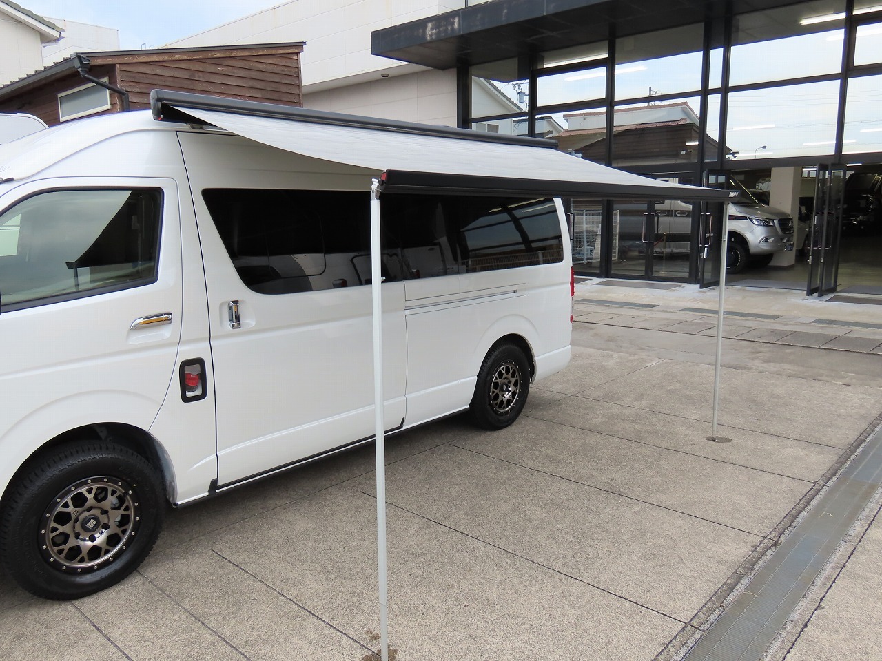 キャンピングカーバンコン