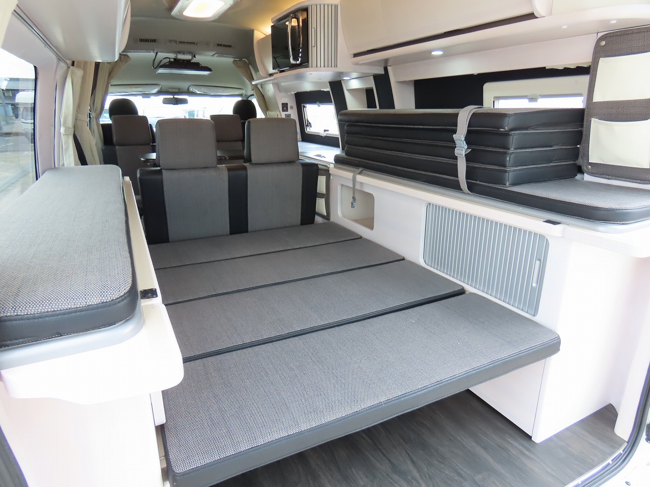 キャンピングカーバンコン