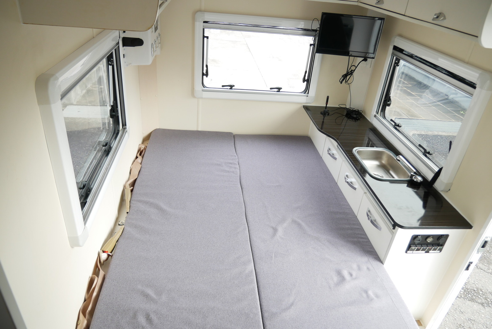 キャンピングカー軽キャンパー