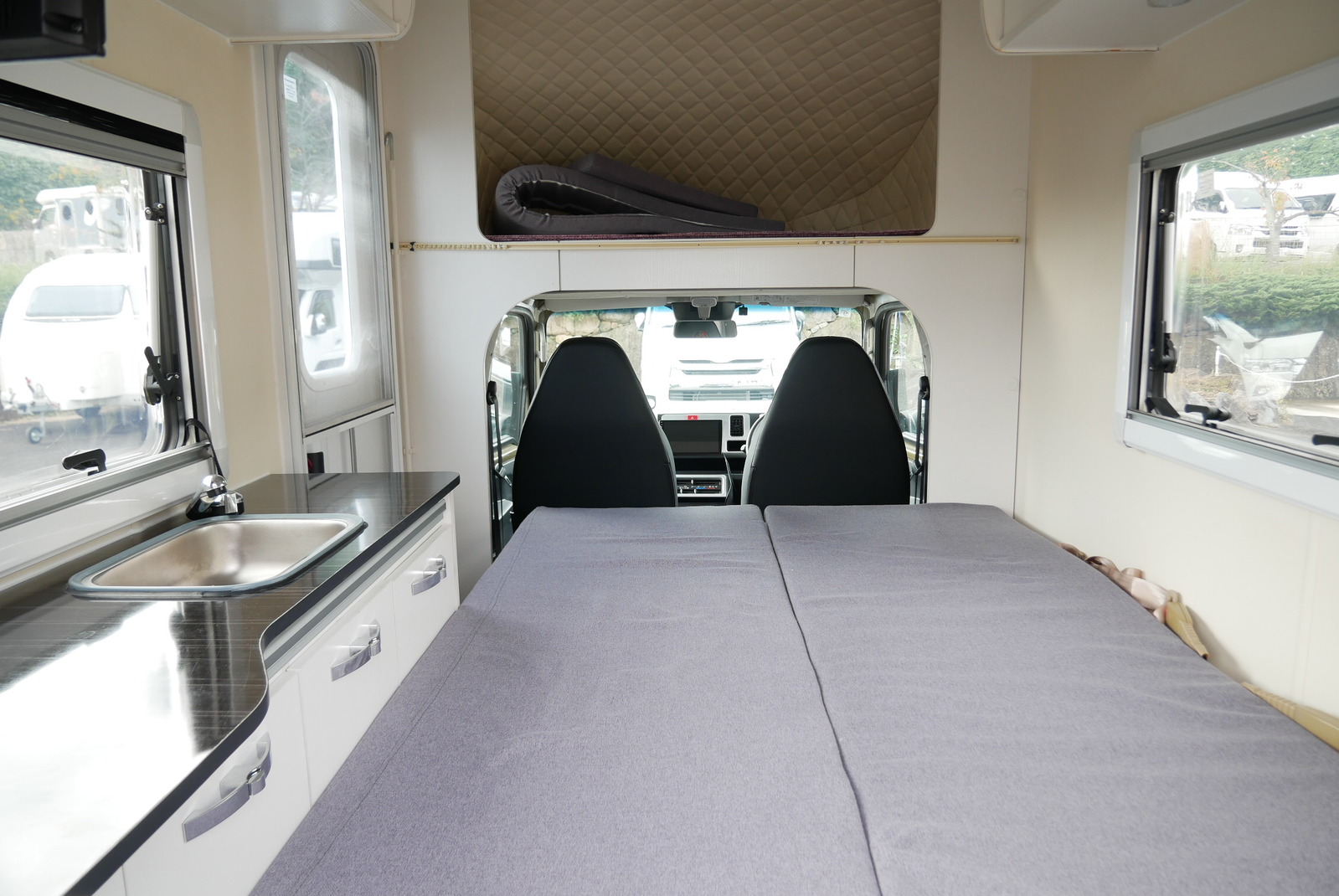 キャンピングカー軽キャンパー