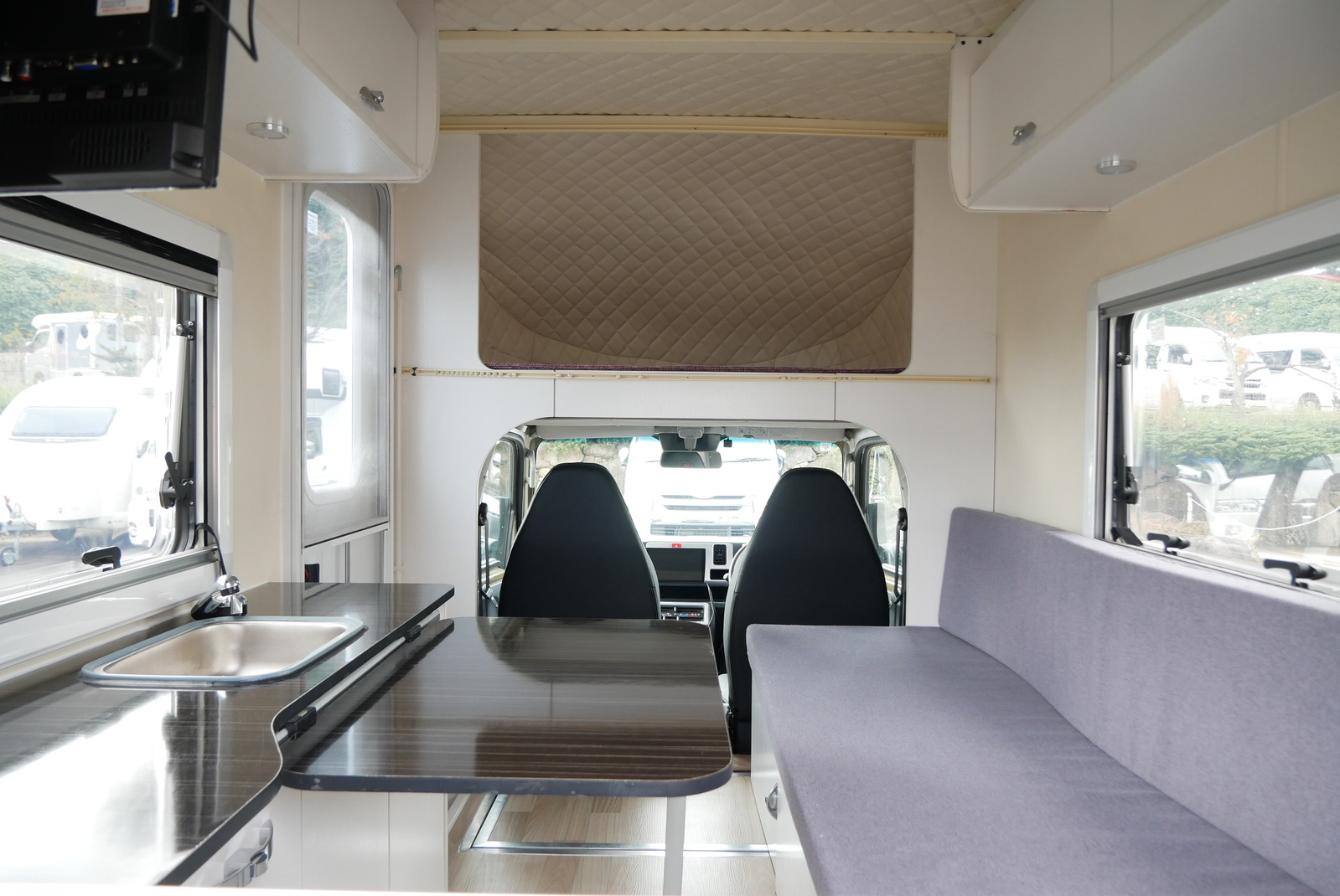 キャンピングカー軽キャンパー