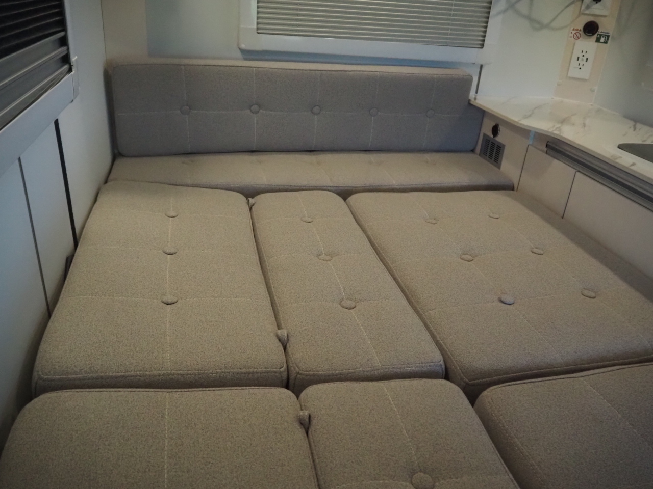 キャンピングカー軽キャンパー