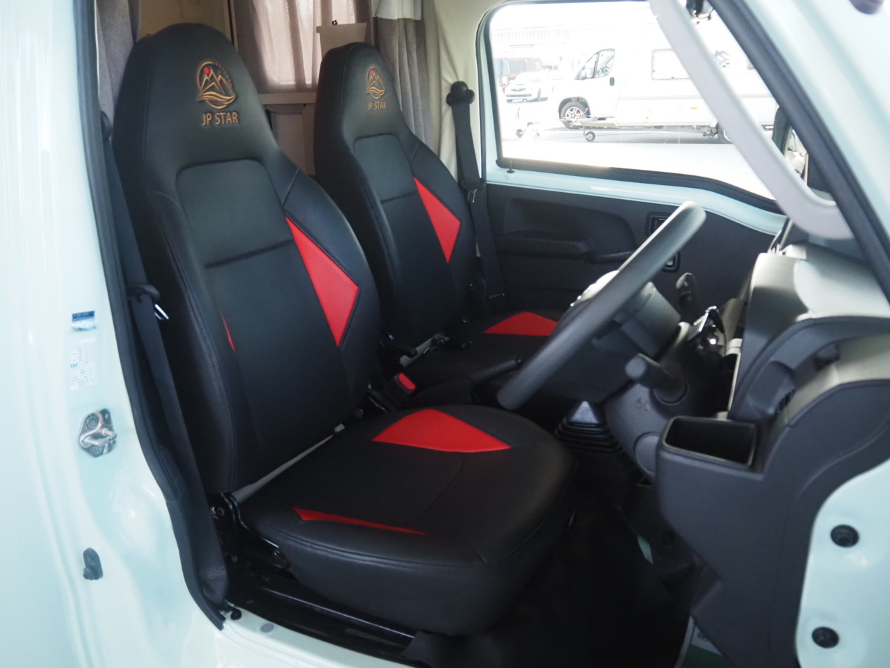 キャンピングカー軽キャンパー