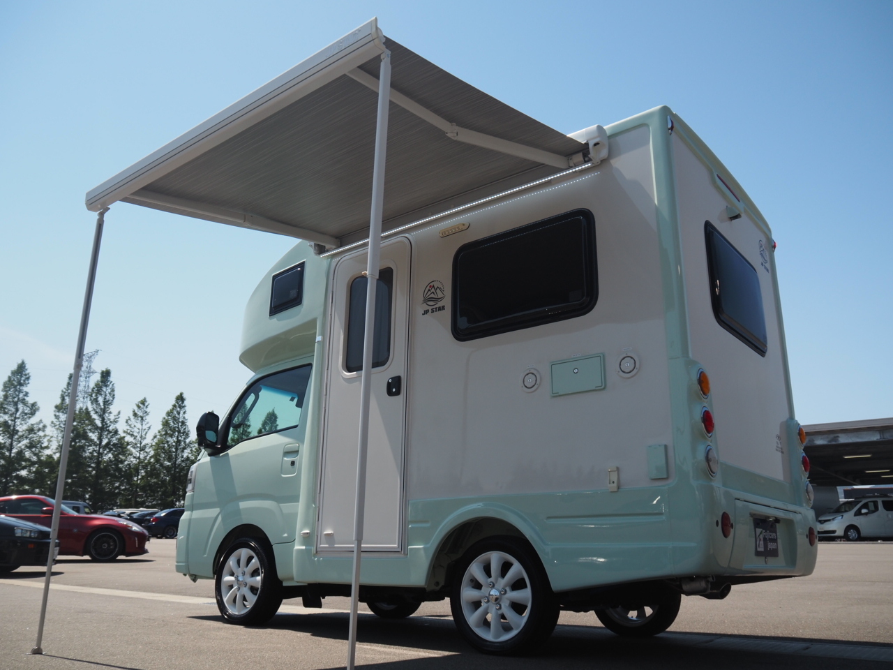 キャンピングカー軽キャンパー