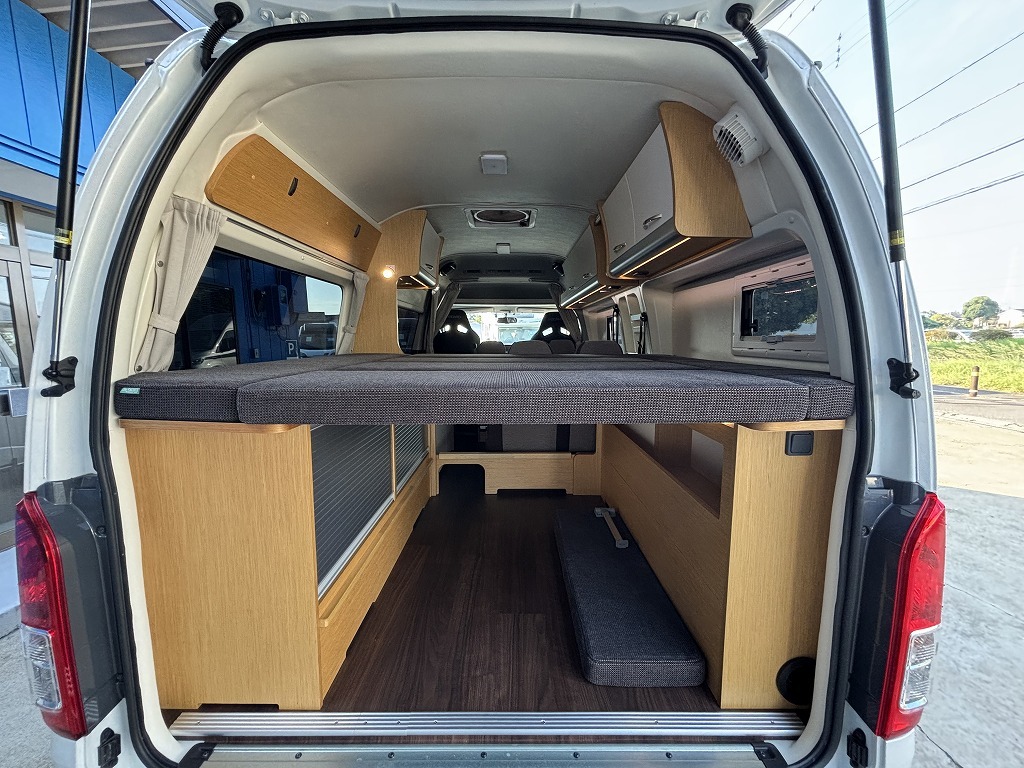 キャンピングカーバンコン