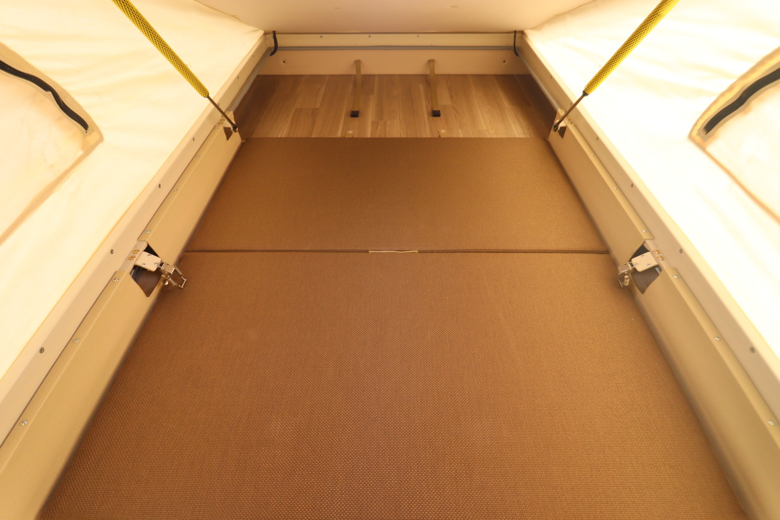 キャンピングカー軽キャンパー