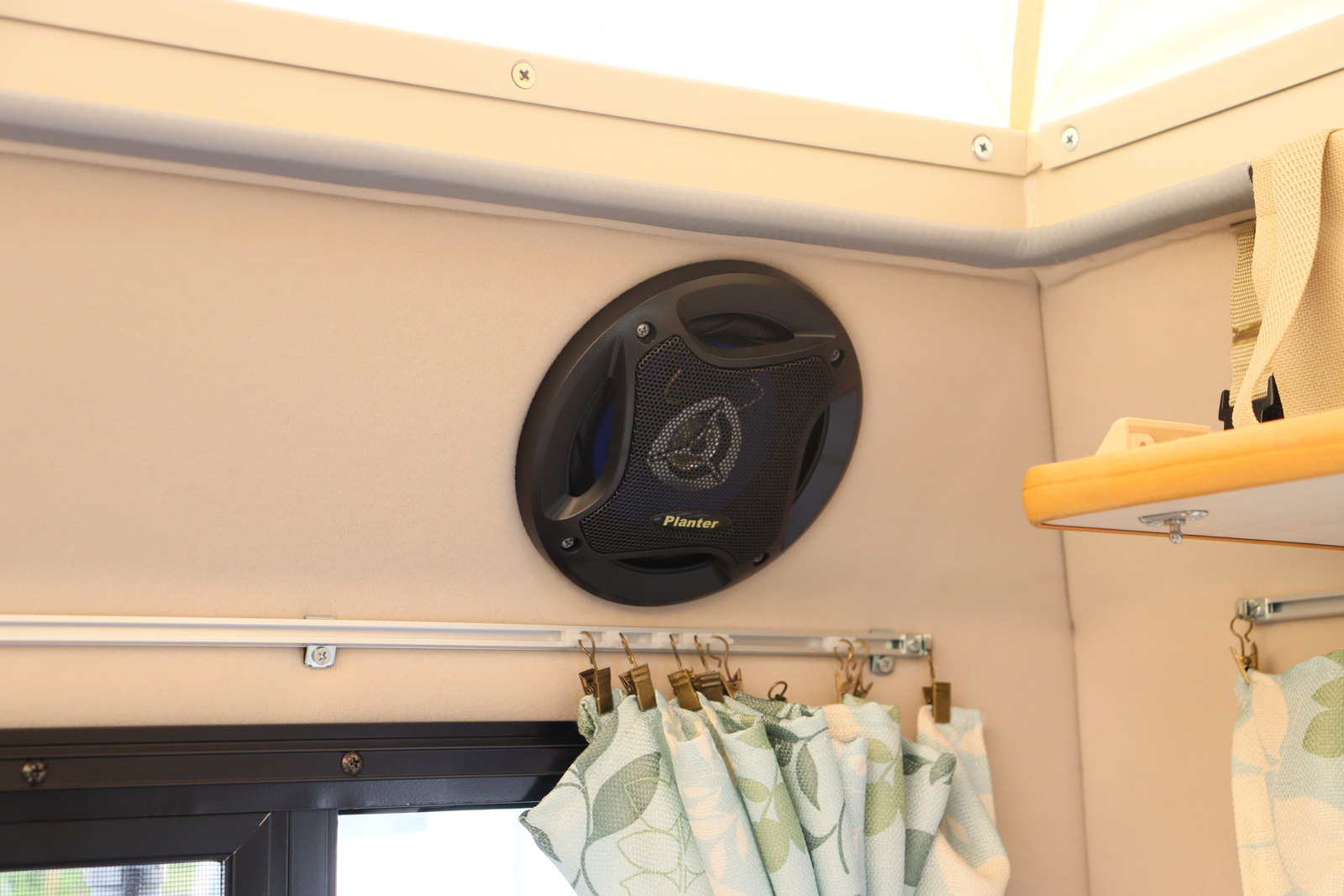 キャンピングカー軽キャンパー