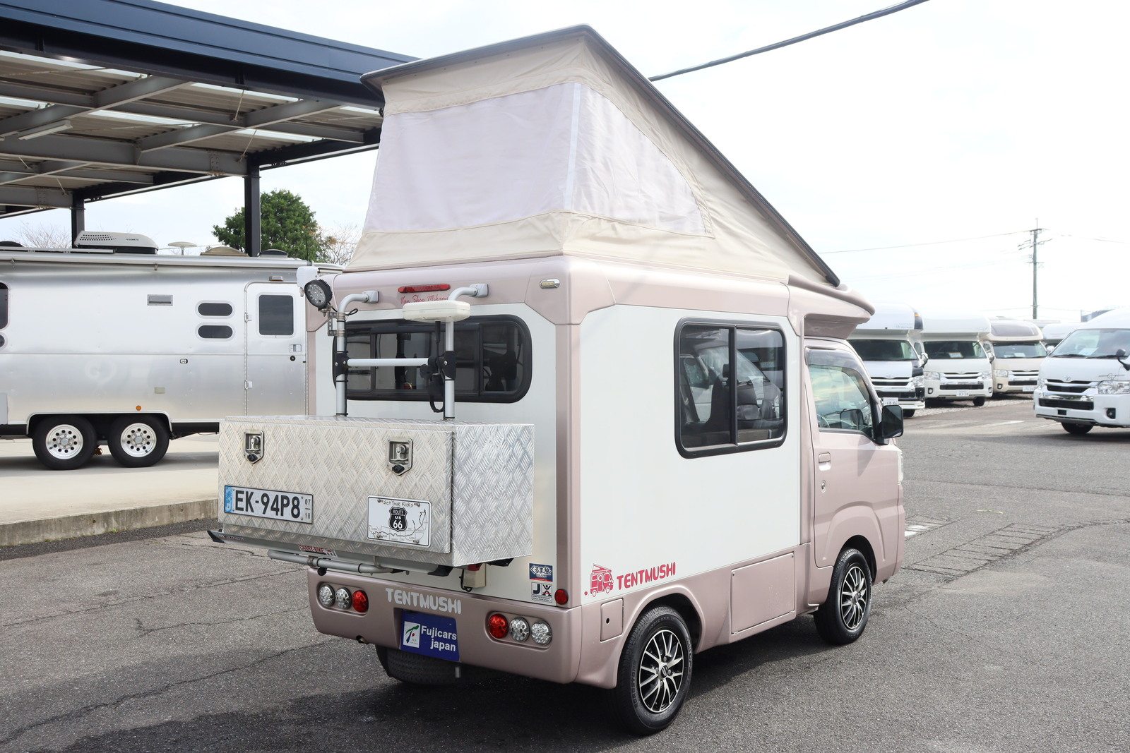 キャンピングカー軽キャンパー