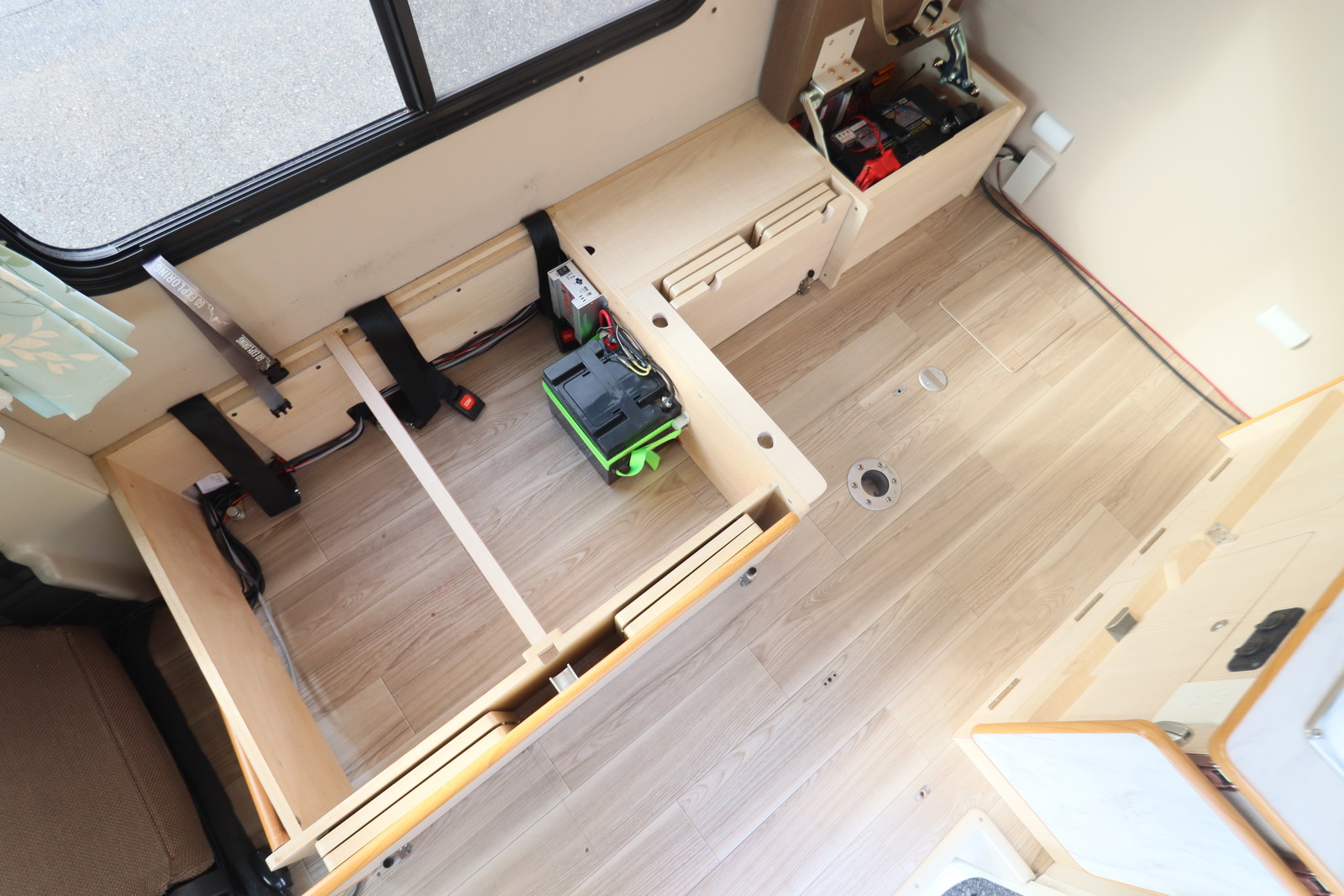 キャンピングカー軽キャンパー