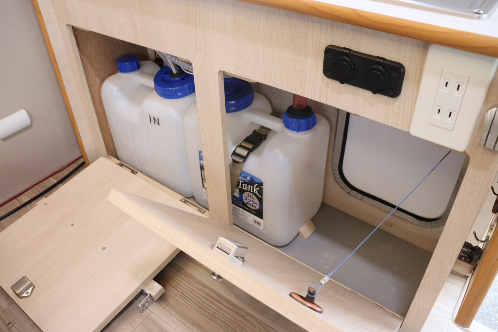 キャンピングカー軽キャンパー