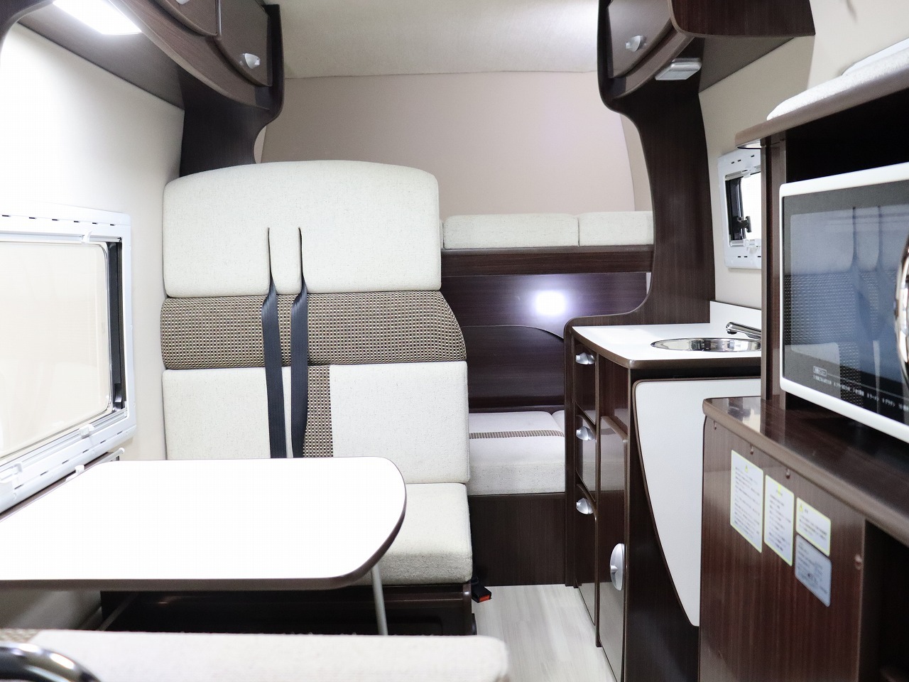 キャンピングカーキャブコン