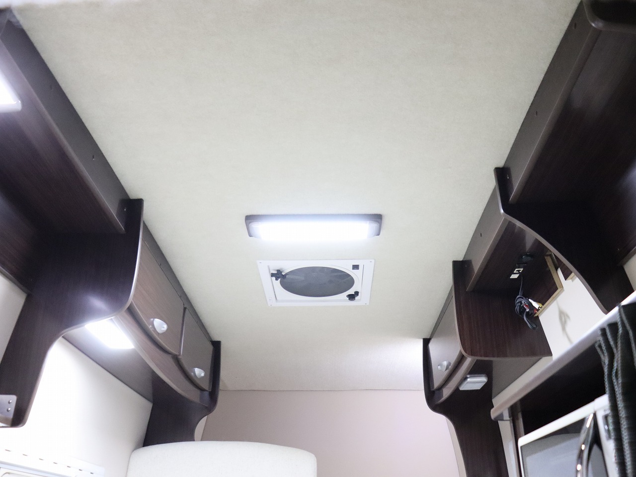 キャンピングカーキャブコン