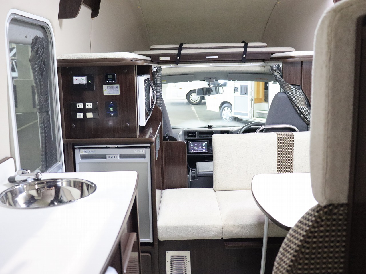 キャンピングカーキャブコン