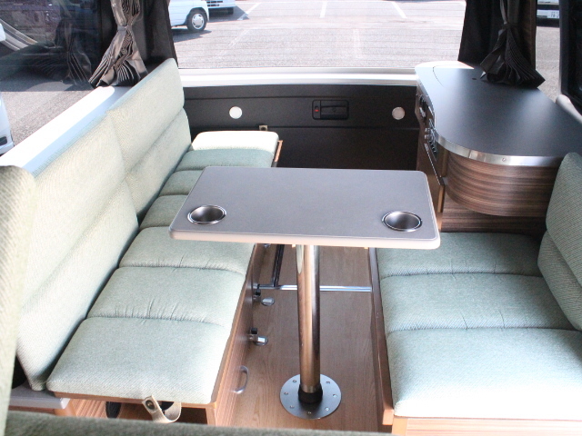 キャンピングカーバンコン