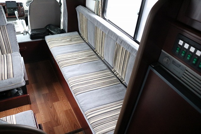 キャンピングカーキャブコン