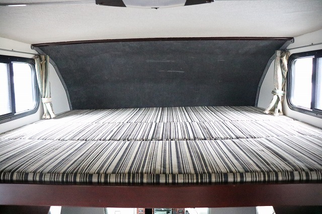 キャンピングカーキャブコン