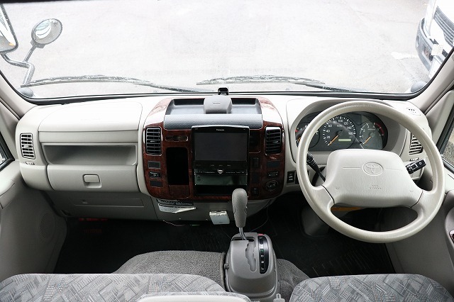 キャンピングカーキャブコン