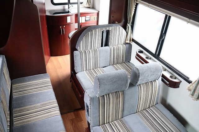 キャンピングカーキャブコン