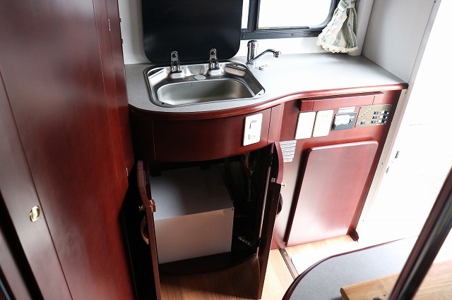 キャンピングカーキャブコン